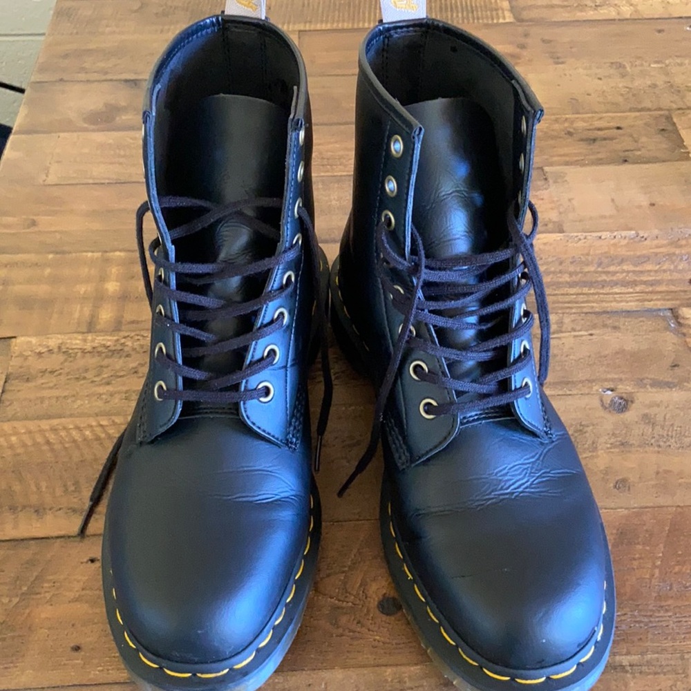 Men’s Dr. Martens vegan leather size 11